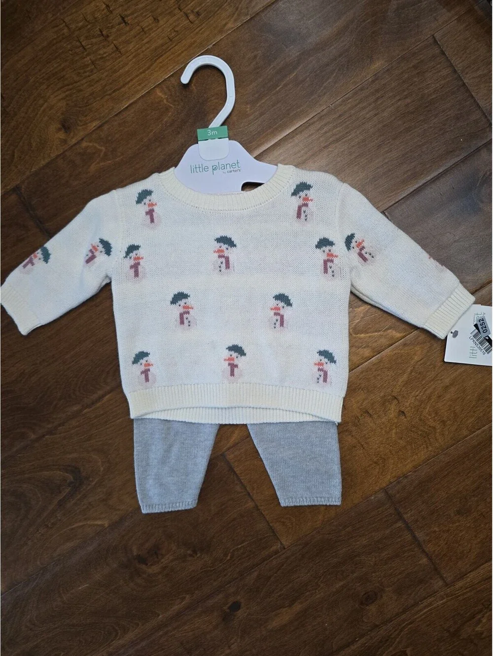 3m brand new little planet by carter's christmas outfit.Item 252G8